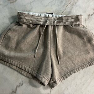 Abercrombie & Fitch Mid Rise Sunday Short- Beige L